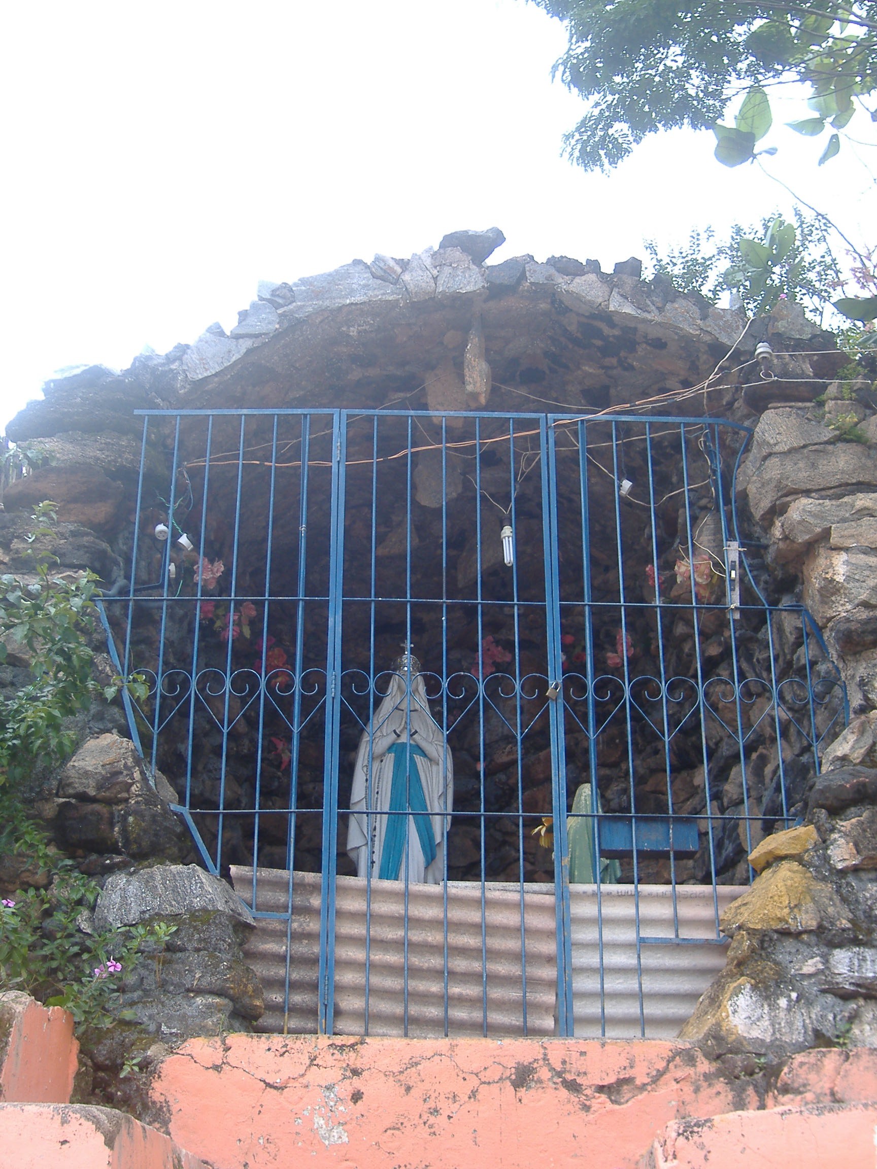 Capela e Gruta de Lurdes 