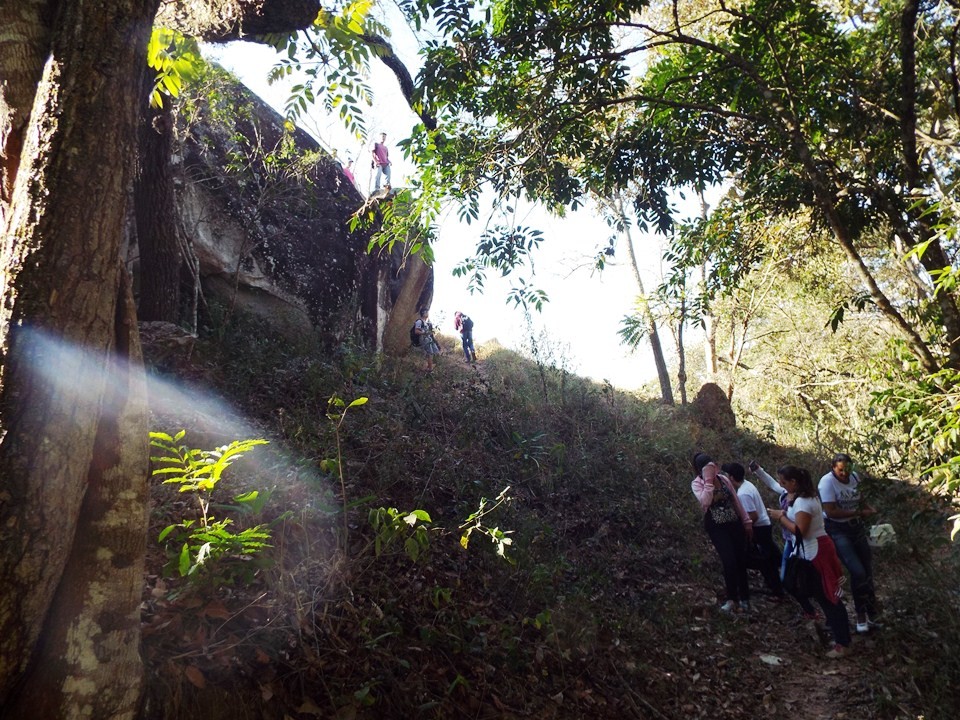 Pedra do Urubu e Gruta do Morcego