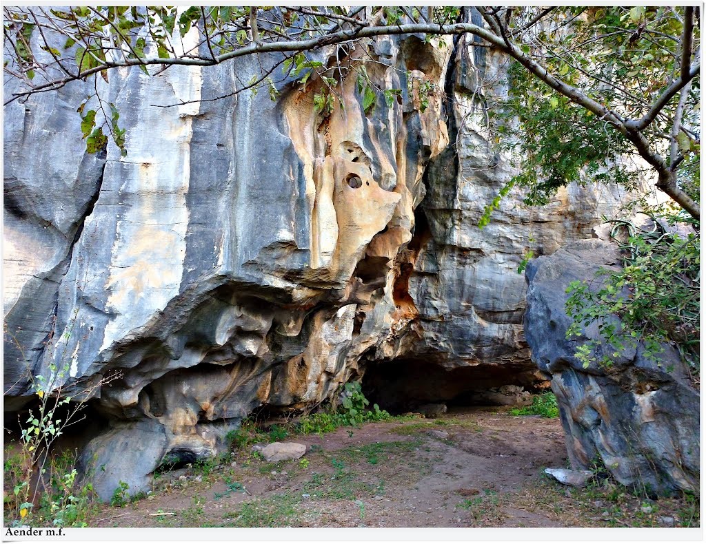 Gruta da Cazanga