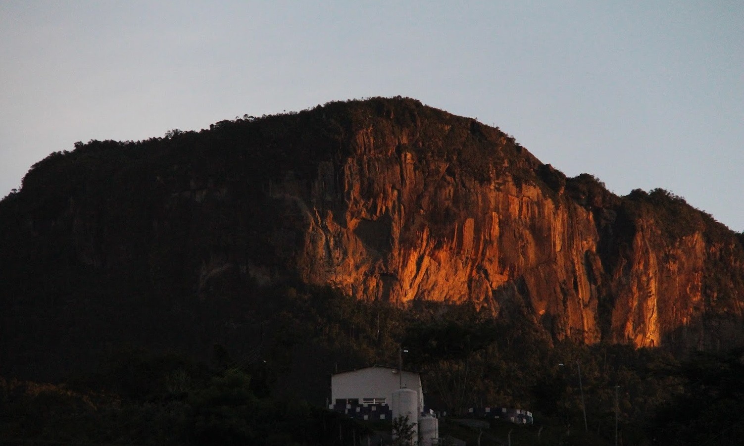 Pedra Dourada