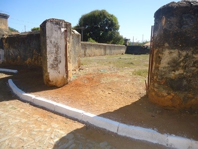 Ruínas do cemitério velho