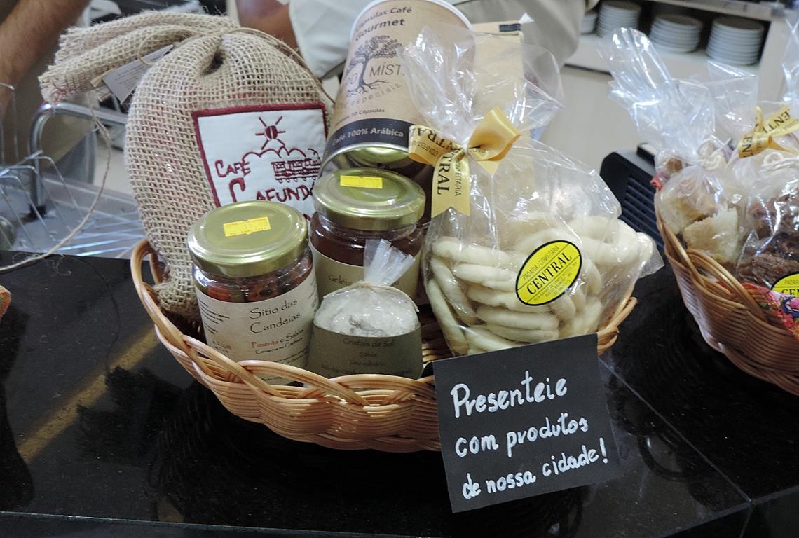 Padaria e Confeitaria Central