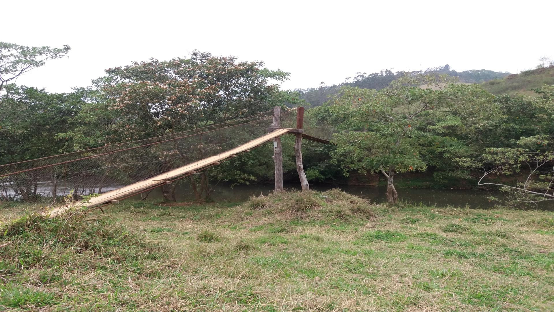 Passarela do Rio Piranga