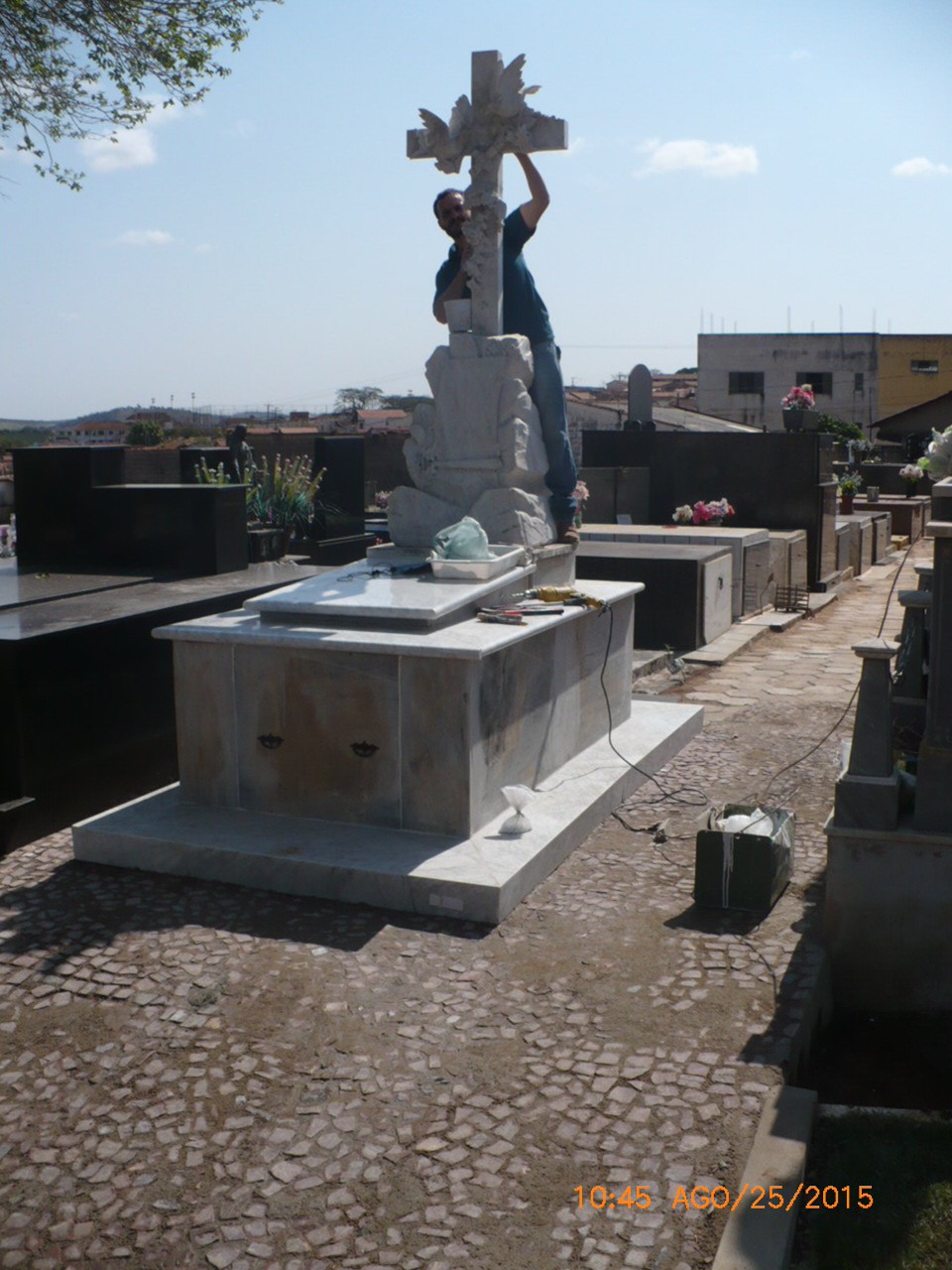 Tumulo Do Barão Joaquim Eloy Mendes