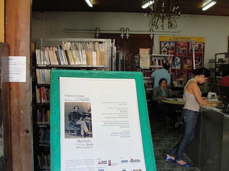 Biblioteca Municipal D. Glorita