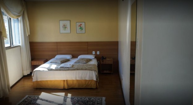 Rhud's Hotel