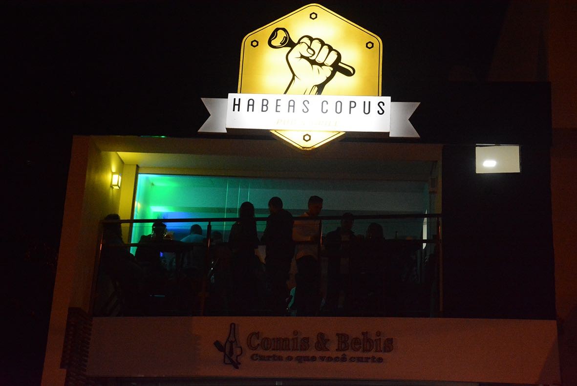 Habeas Copus Pub & Grill