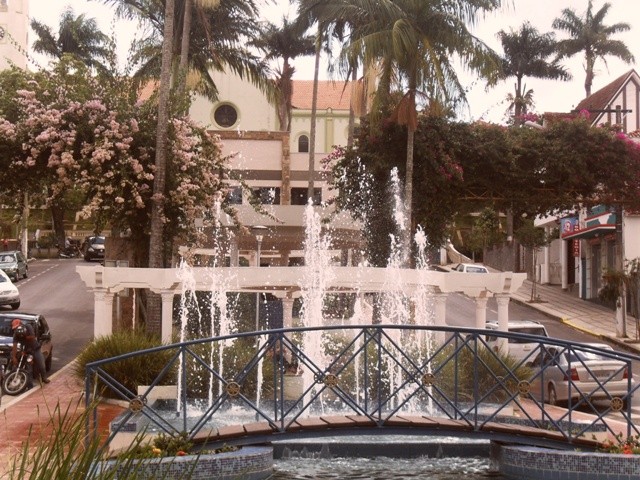 Praça Nella Rafaelli Pieroni