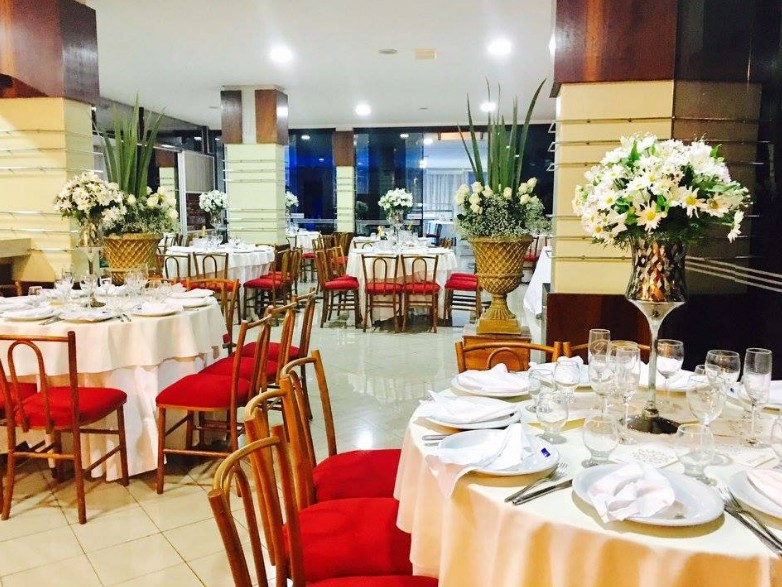 Vinds Plaza Hotel                                           