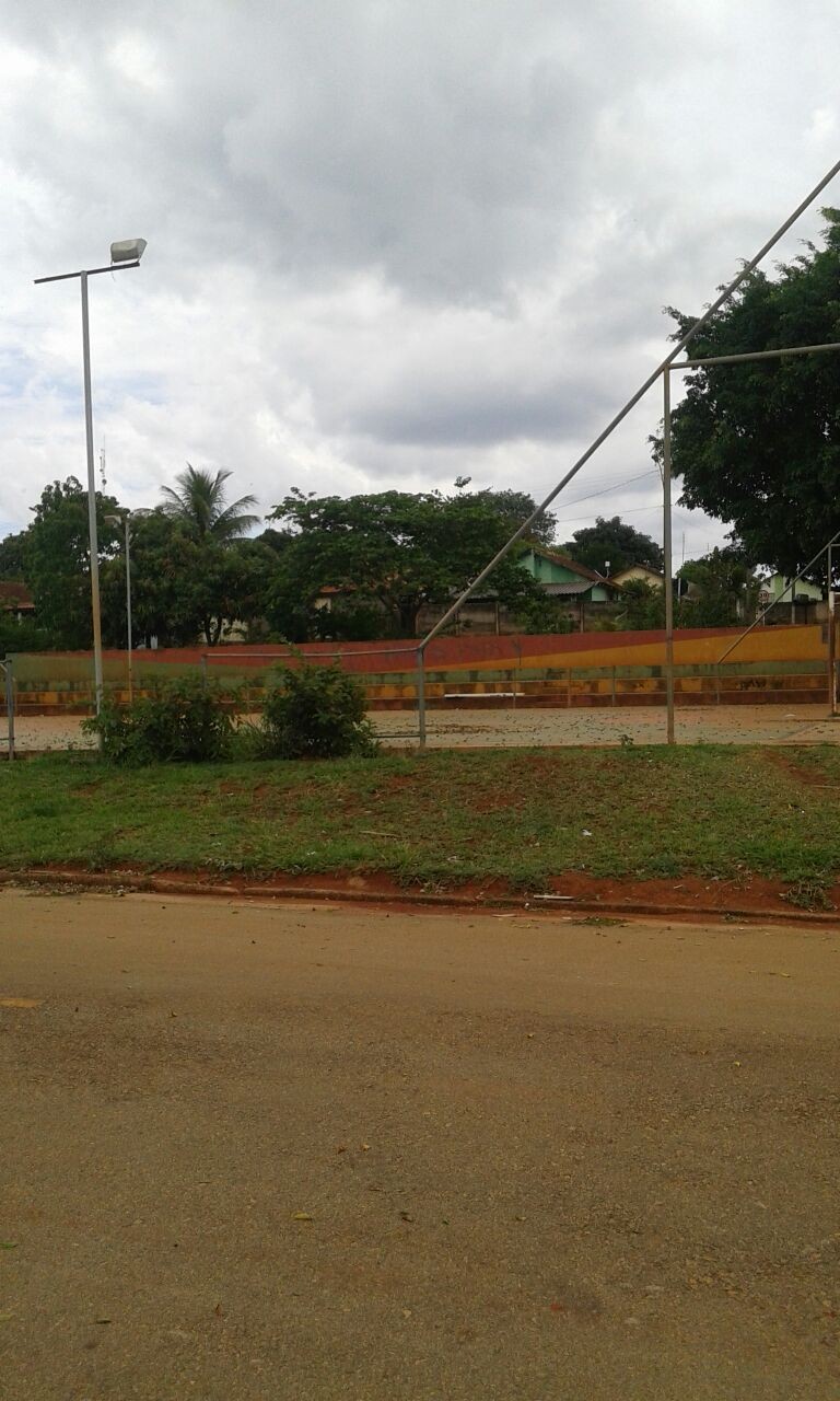 Quadra Esportiva e Parque Infantil