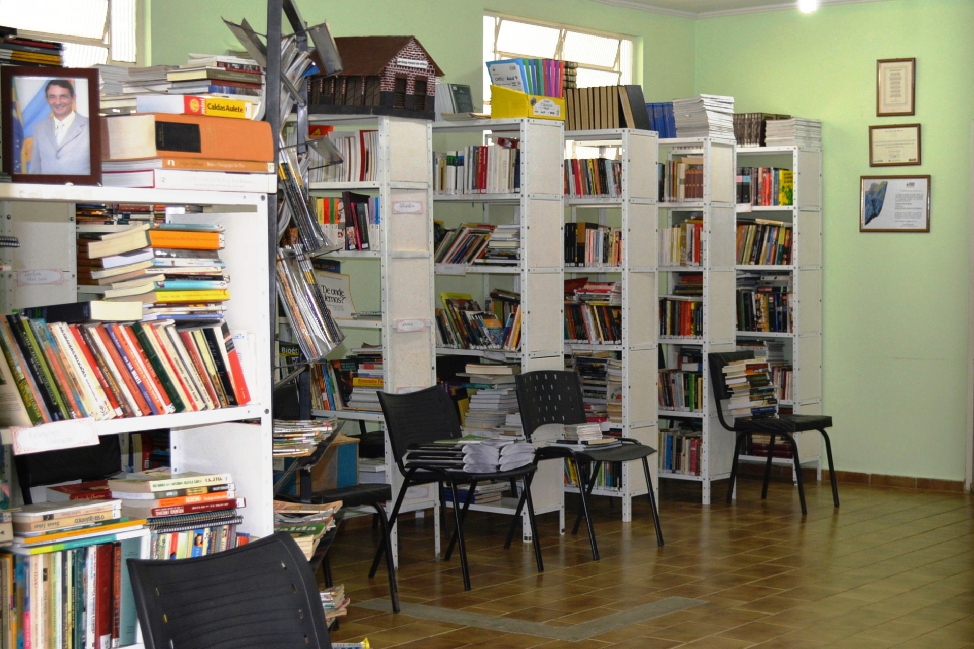 Biblioteca Municipal Solange de Abreu Pereira Piermatei e Centro Cultural de Antônio Prado de Minas