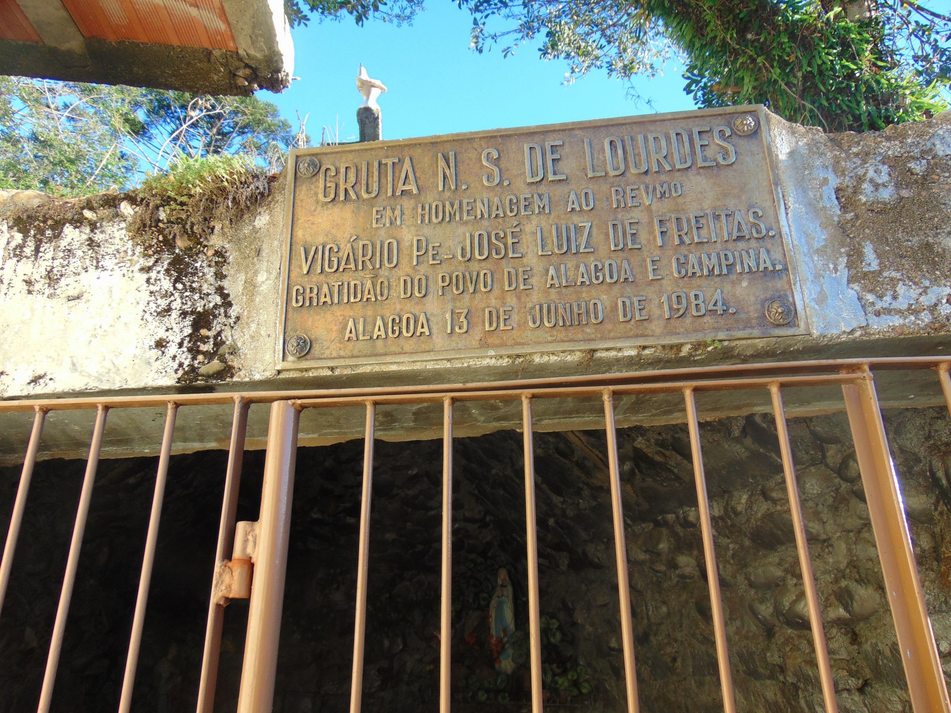 Igreja de Nhá Chica