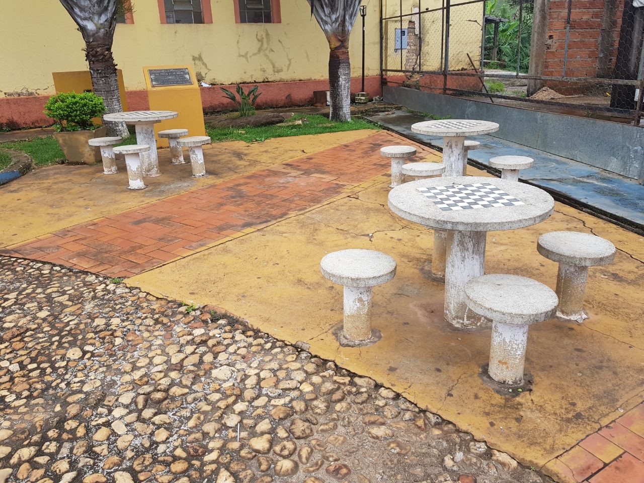 Praça 21 de abril 