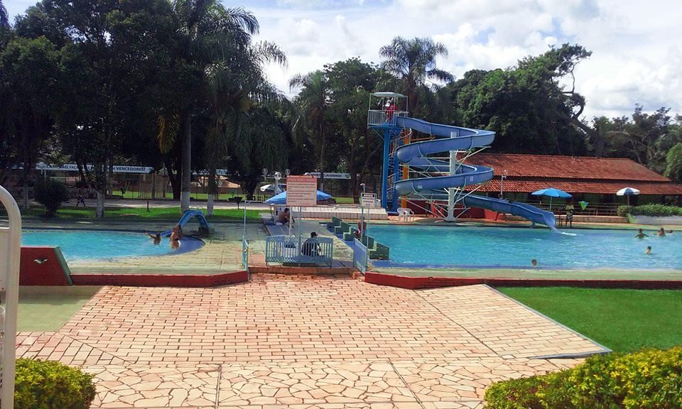 Centro Recreativo de Cláudio [Praça de Esportes]