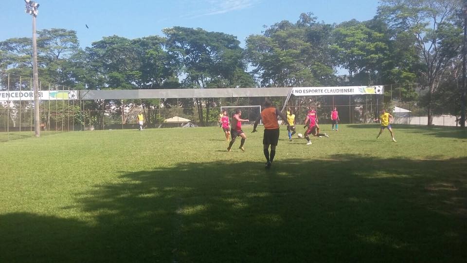 Centro Recreativo de Cláudio [Praça de Esportes]