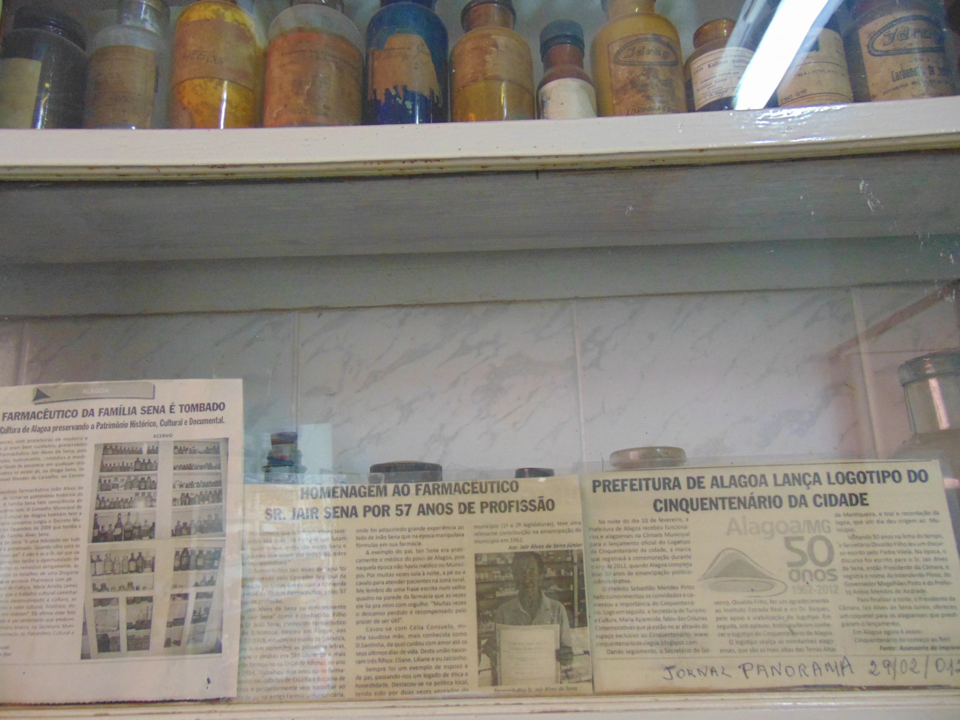 Acervo Farmacêutico da Família Sena 