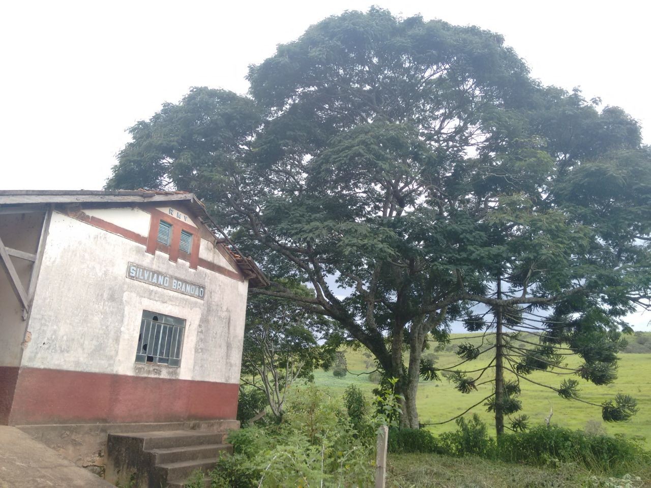 Estação Ferroviária Silviano Brandão