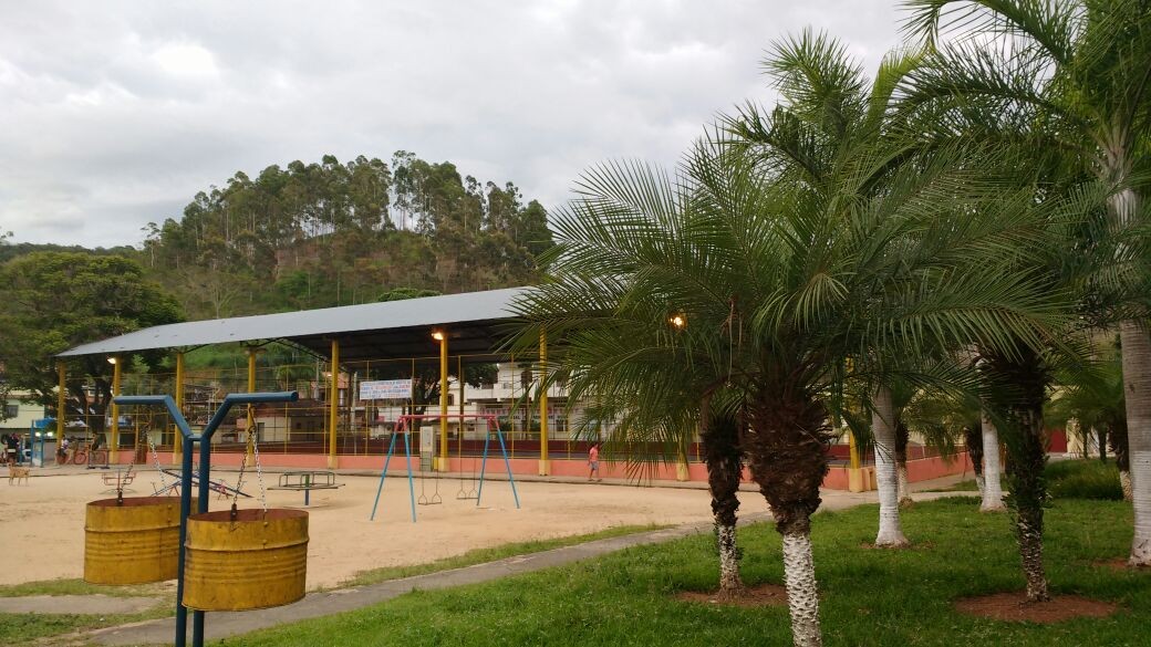 Centro Poliesportivo Praça Nossa Senhora da Glória 