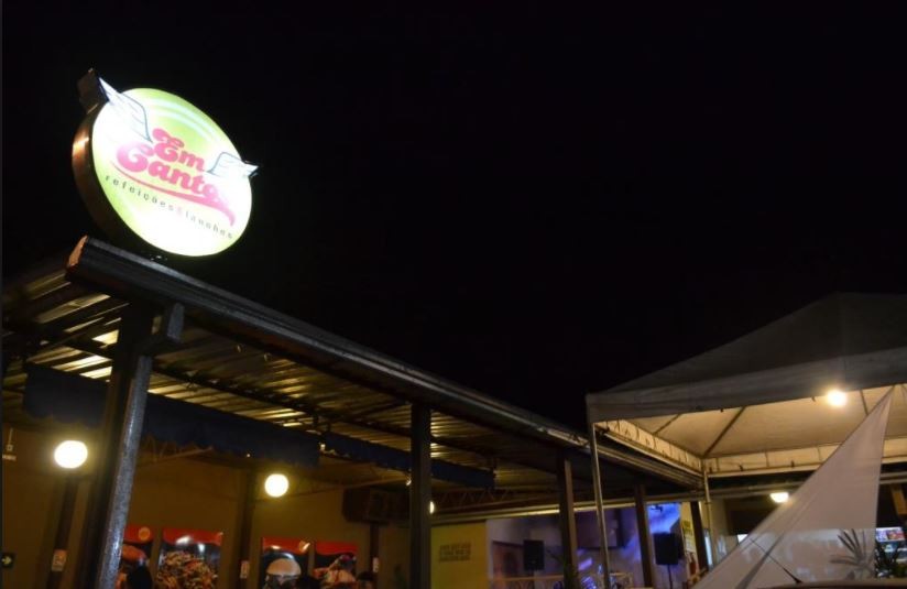 Em Cantos Restaurante