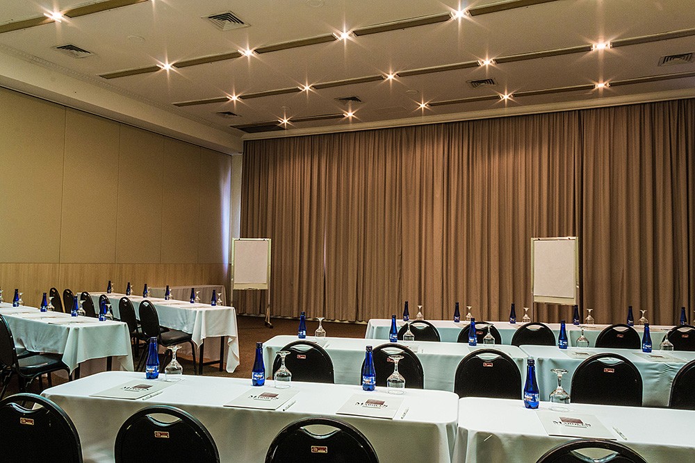 Marques Plaza Hotel