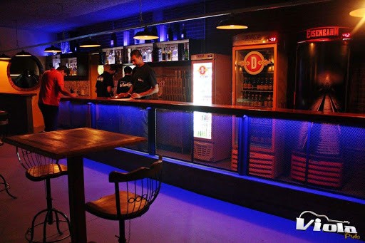 Viola Pub