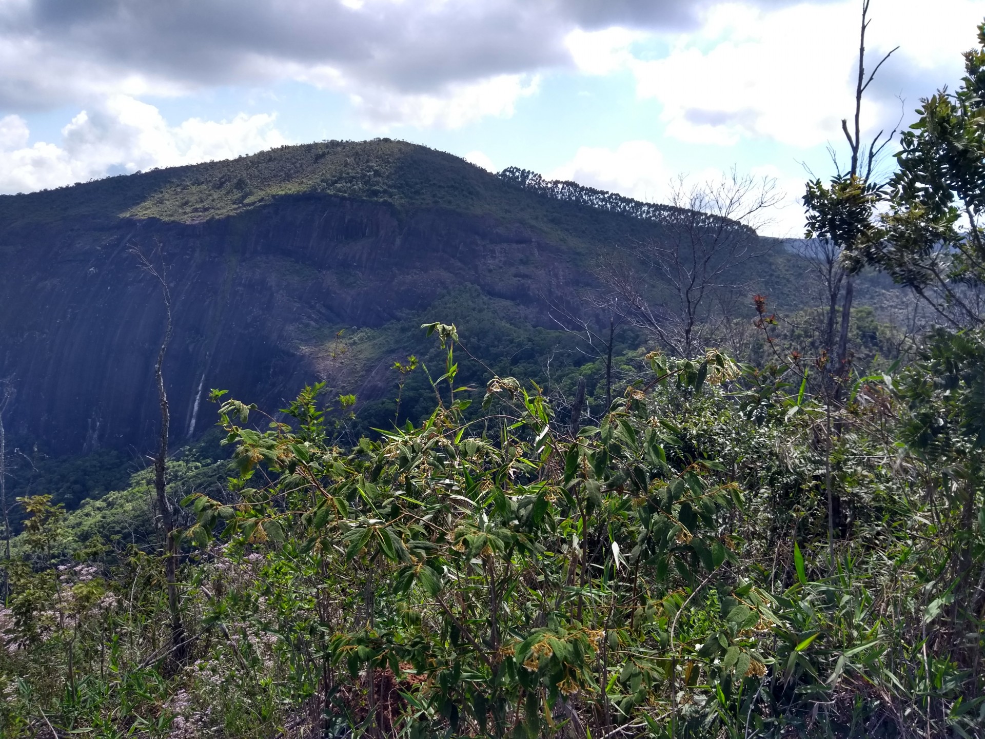 Pico da Fazenda Vermelha