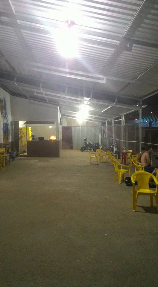 Camp’Nô área de lanchonete e futebol