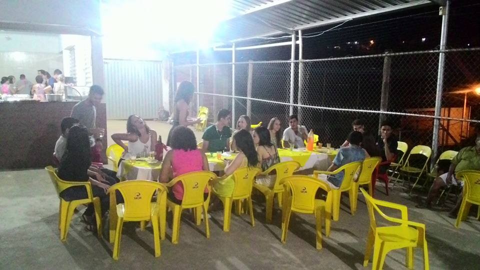 Camp’Nô área de lanchonete e futebol