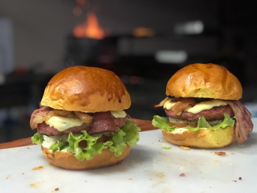 Arena Top Burger