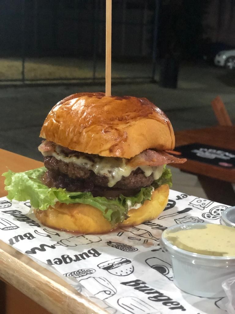 Arena Top Burger