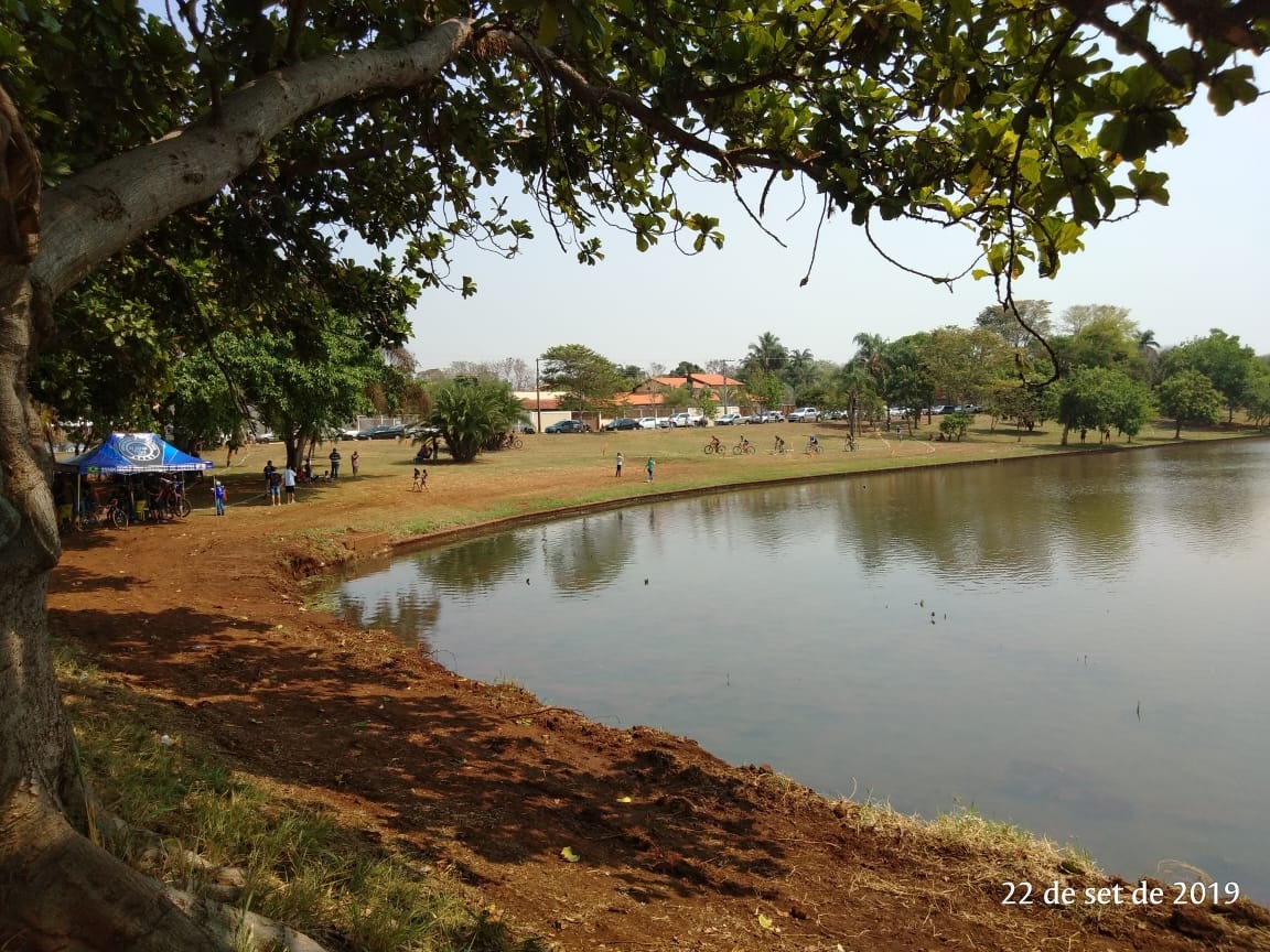 Lago da Vila Residencial de Planura