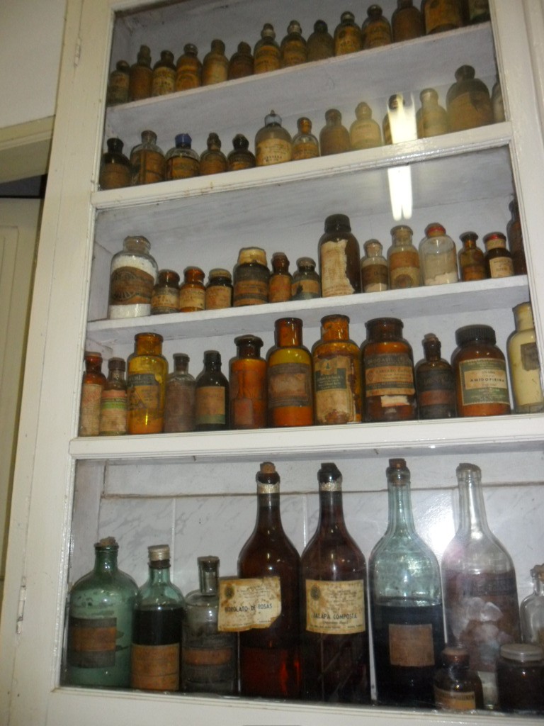 Acervo Farmacêutico da Família Sena 