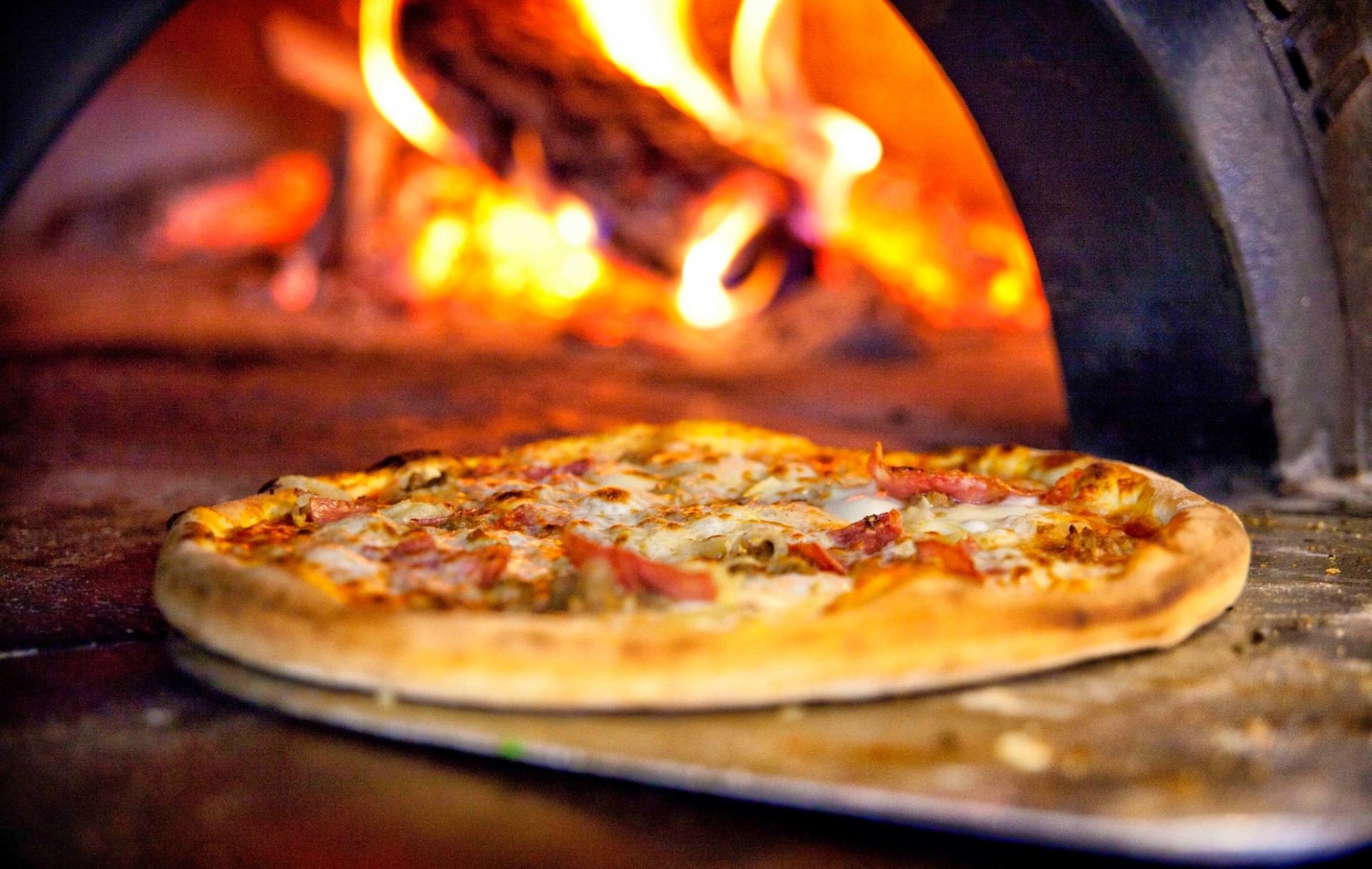 Colina Pizzaria e Cervejaria