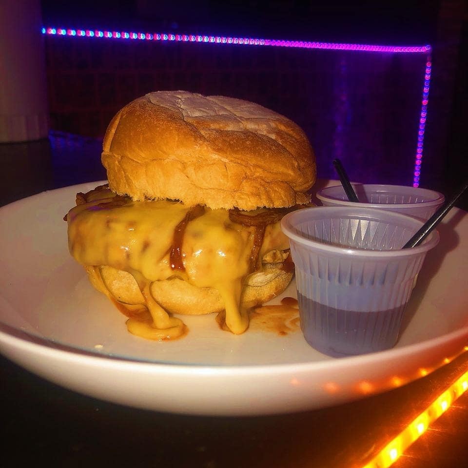 Gruta Burger & Beer	