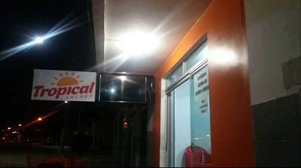 Tropical Lanches 