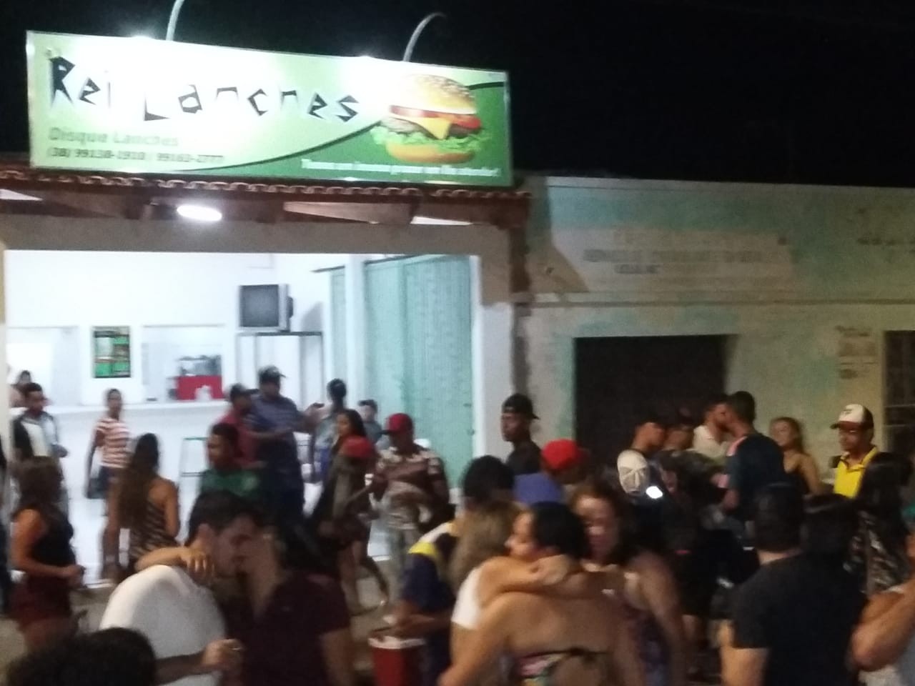 REI LANCHES