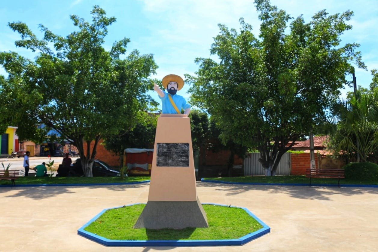 BUSTO FERNÃO DIAS