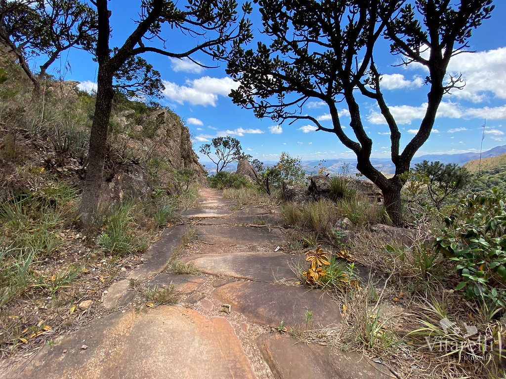 Calçada de Pedra e Forte da Serra de Belo Vale 