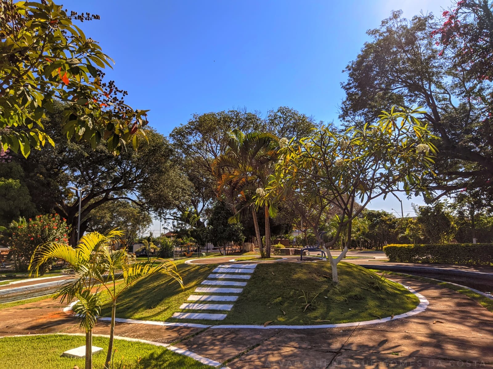 Praça de Eventos e Ilha da Saúde Dálton Saraiva