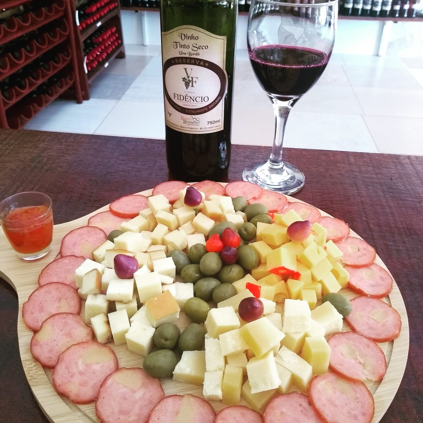 Uva e Vinho Fidêncio