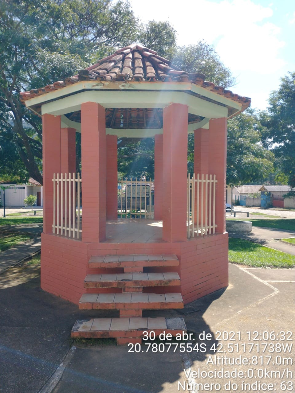 Praça de Dom Viçoso ( Grama )