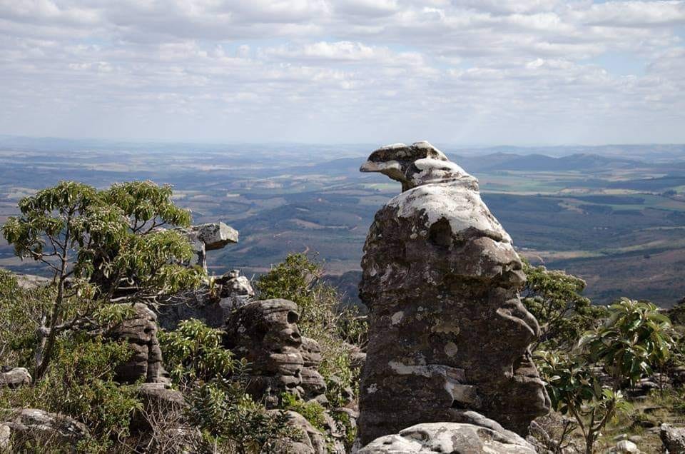 Pico  e Pedra do Gavião