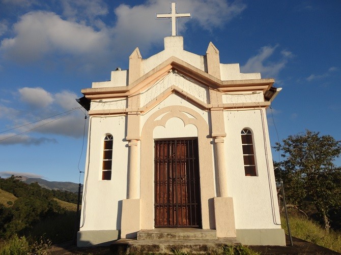 Capela de Santa Terezinha -  Morro do Galo