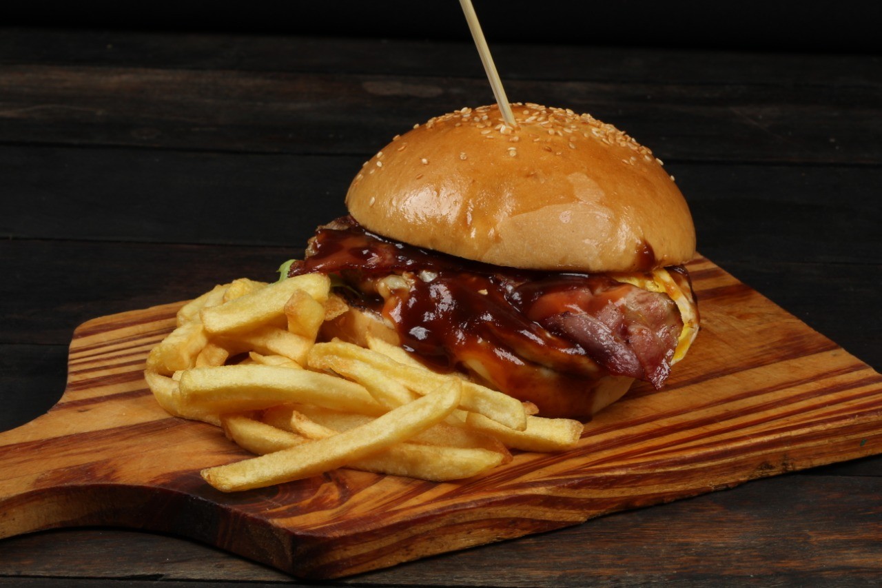 Armazém Speteria e Hamburgueria 