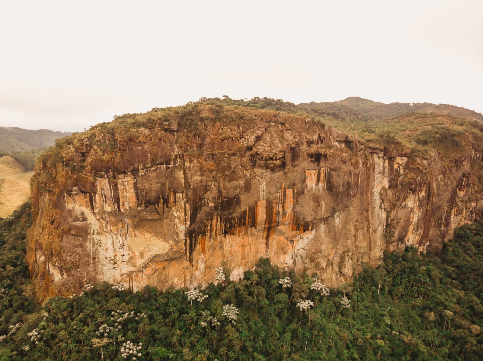 Pedra Dourada