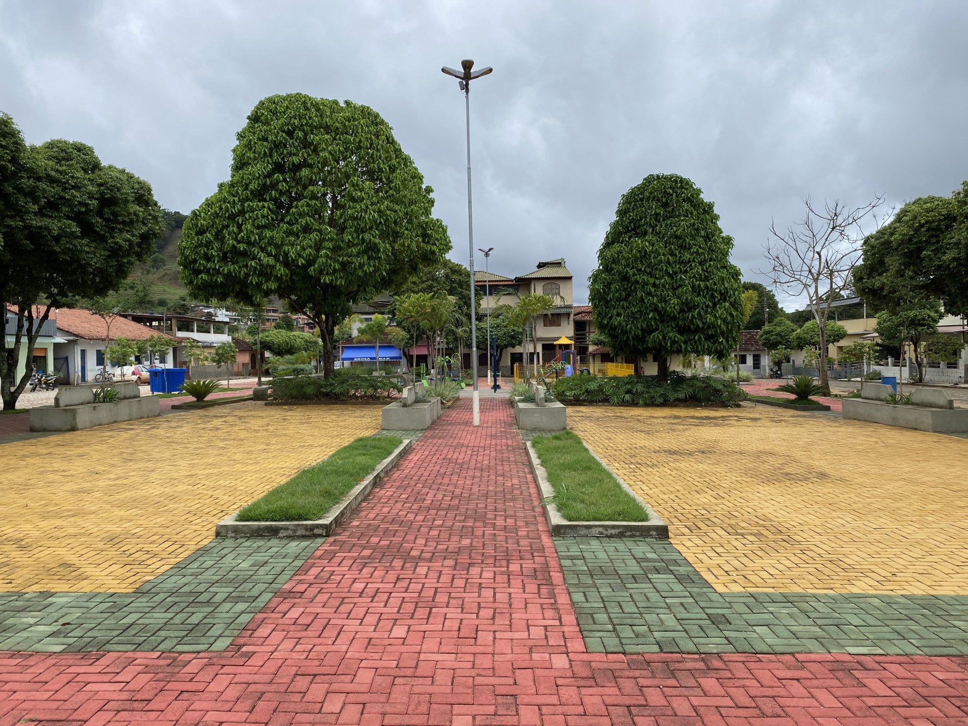 Praça Carlos Augusto Pires