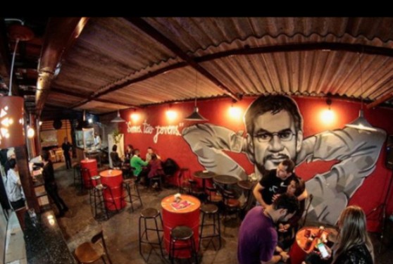 Jeremias Art & Bar