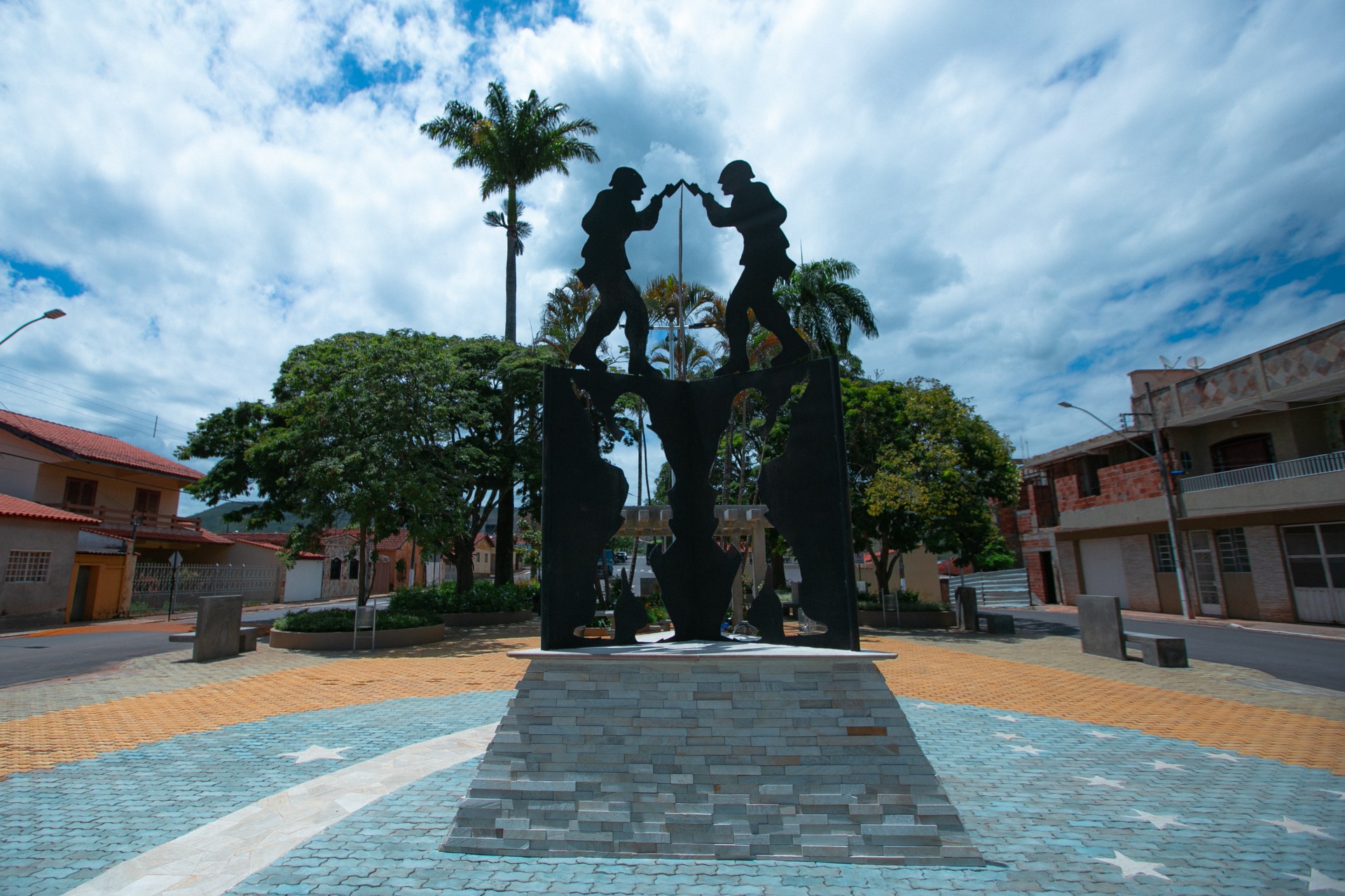 Praça dos Expediconários/Escultura dos Expedicionários 