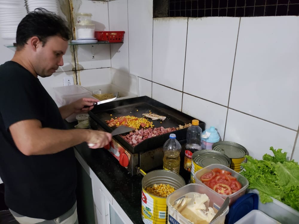 PATRICIA E RICARDO LANCHES