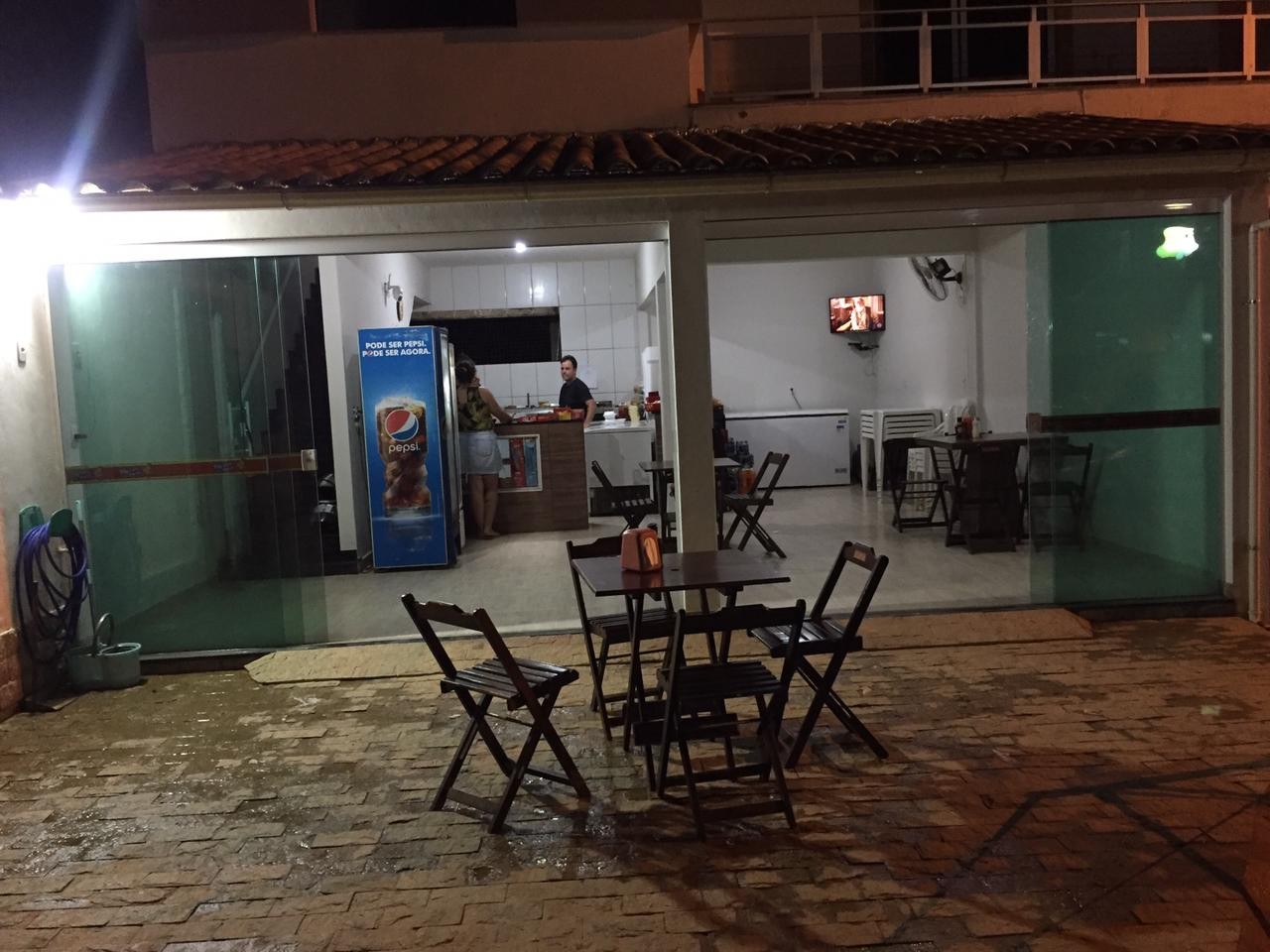 PATRICIA E RICARDO LANCHES